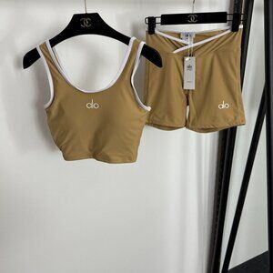 Women's Alo Yoga Activewear Set –  Padded tank &  Shorts M